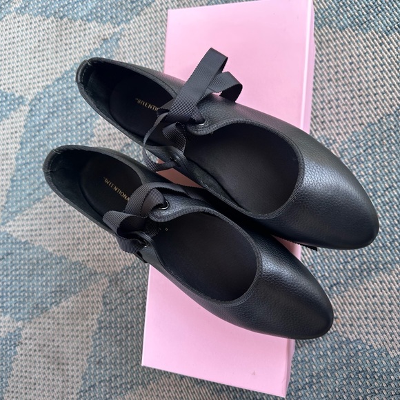 Intentionally Blank Valley Flats Sz 6 - Picture 2 of 7